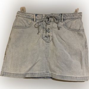 Pacsun denim light wash lace up mini skirt women’s size 28/9